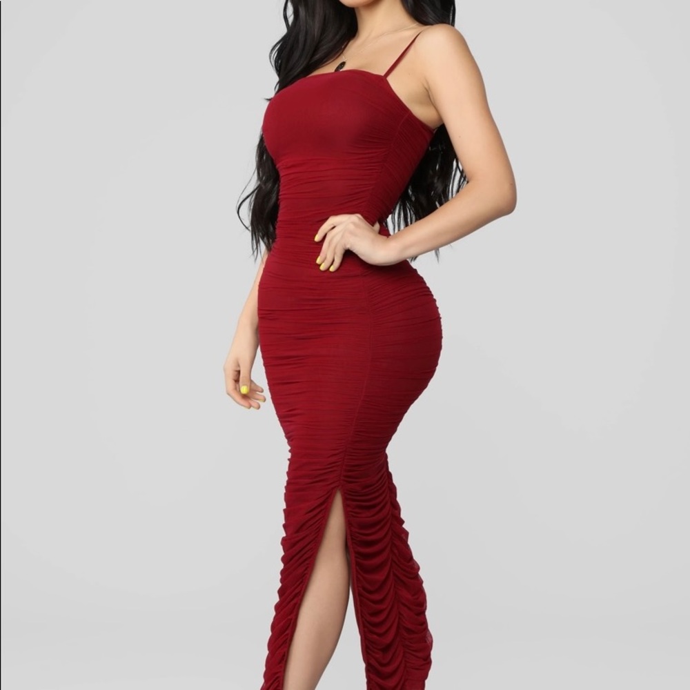 Ruched burgundy midi dress